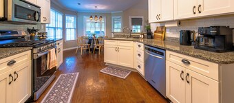 Charming Pet-Friendly Ranch Retreat w/ Screened-in Patio and Fire-Pit!
