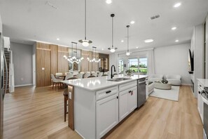 Interior - 10 BD/ 8 BA/ Windsor Cay (16005 CC) (Clermont)
