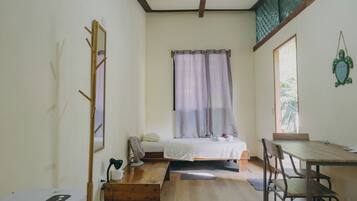 Chambre avec lits jumeaux, vue jardin | Wi-Fi gratuit, draps fournis
