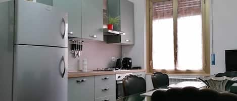 Un four, surface de cuisson