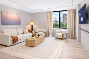 Unclassified image, 2 of 15, button