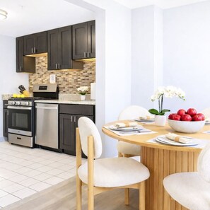 Unclassified image, 4 of 15, button