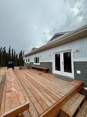 Terrace/patio - Modern Alaskan Retreat (Soldotna)