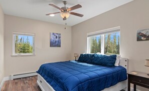 4 bedrooms, WiFi, bed sheets - Modern Alaskan Retreat (Soldotna)