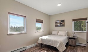 4 bedrooms, WiFi, bed sheets