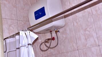 Asciugamani, sapone, carta igienica