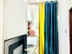 Private kitchen - Maj’s Rental (Entebbe)