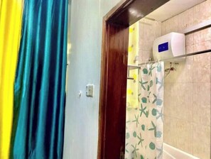 Towels, soap, toilet paper - Maj’s Rental (Entebbe)