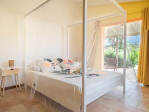 3 bedrooms, travel cot, WiFi, bed sheets
