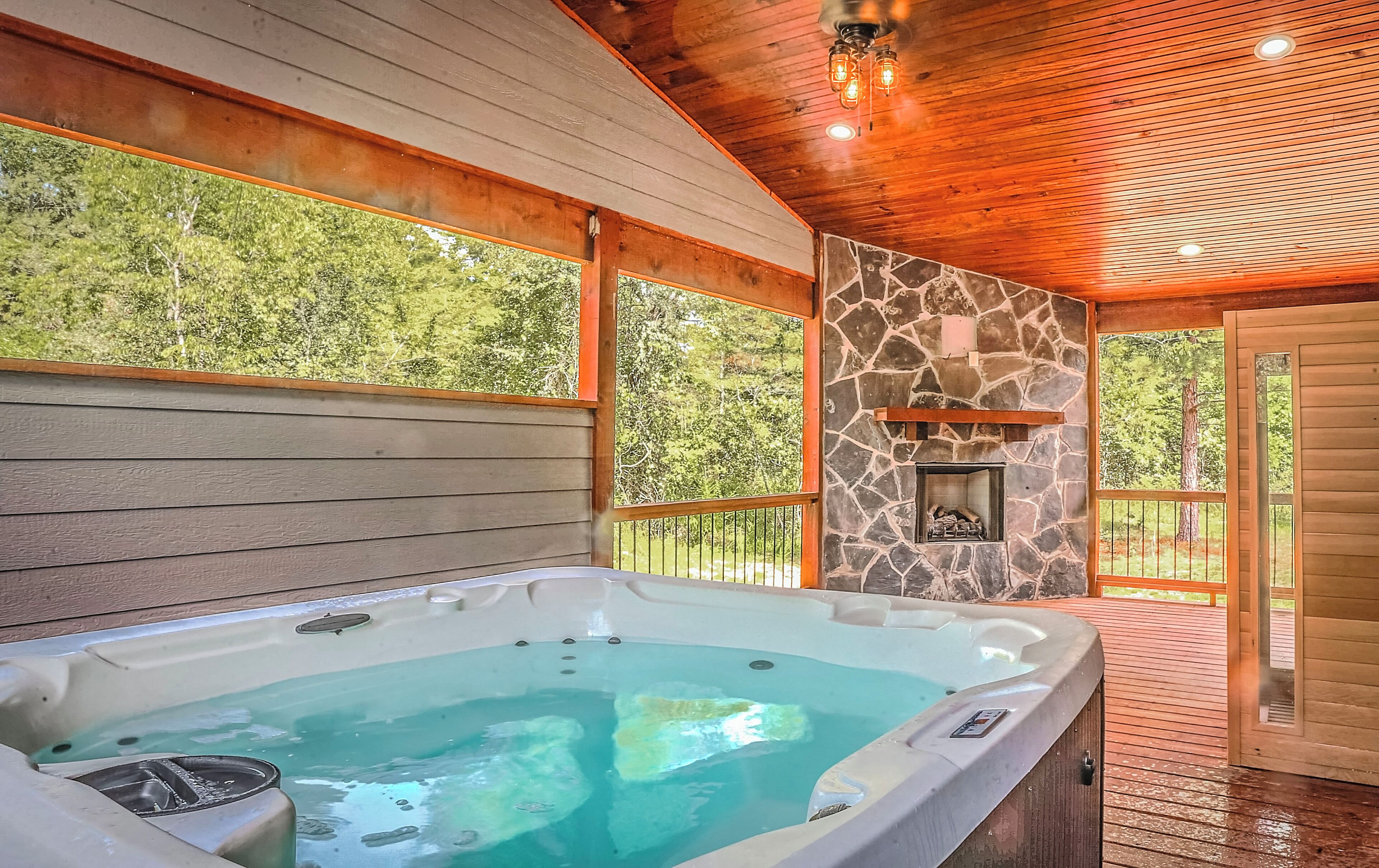 Indoor spa tub