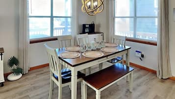 Studio (4 Bedrooms) | Property amenity