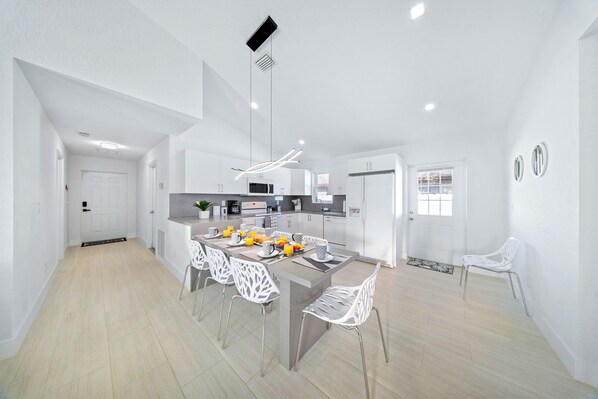 焗爐、爐具、洗碗機、紙手巾