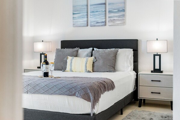 3 多间卧室、办公桌、熨斗/熨衣板、WiFi