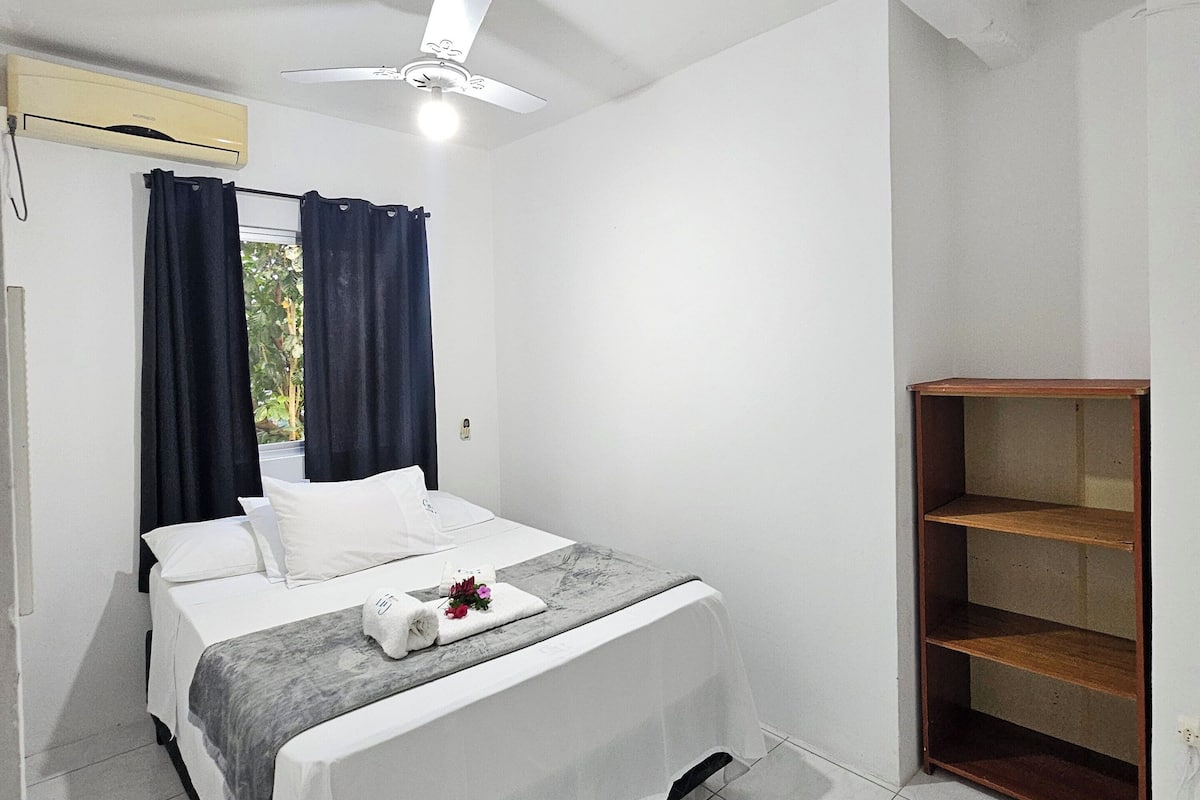 Family Apartment, Pool View | Peralatan tempat tidur premium, Wi-fi percuma, cadar katil
