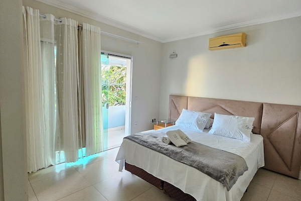 Deluxe-Apartment, Veranda, Meerblick | Hochwertige Bettwaren, kostenloses WLAN, Bettwäsche