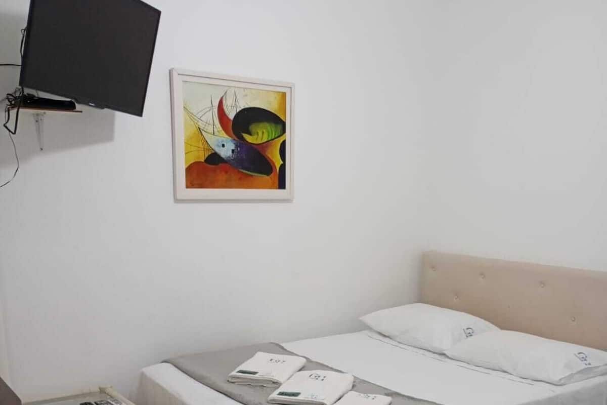Basic Apartment, 1 Bedroom, Courtyard View, Ground Floor | Peralatan tempat tidur premium, Wi-fi percuma, cadar katil