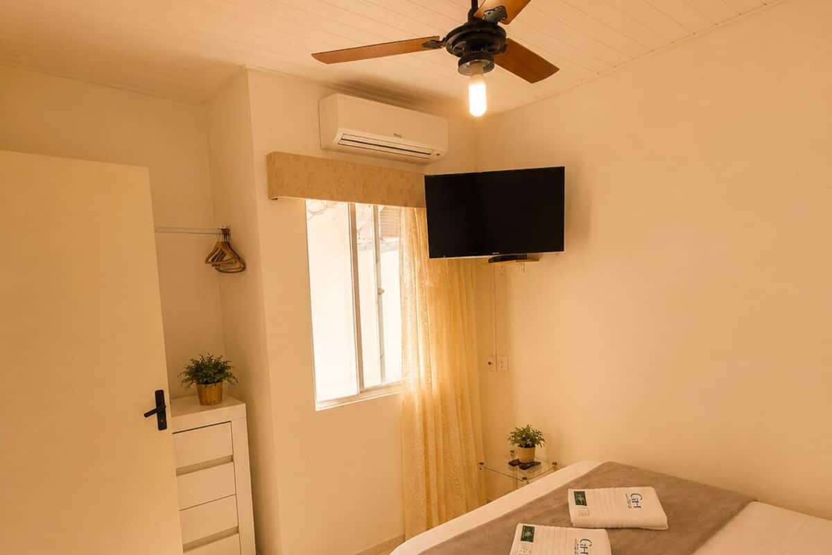 Ropa de cama de alta calidad, wifi gratis y ropa de cama