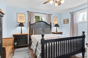 2 bedrooms, iron/ironing board, travel cot, free WiFi