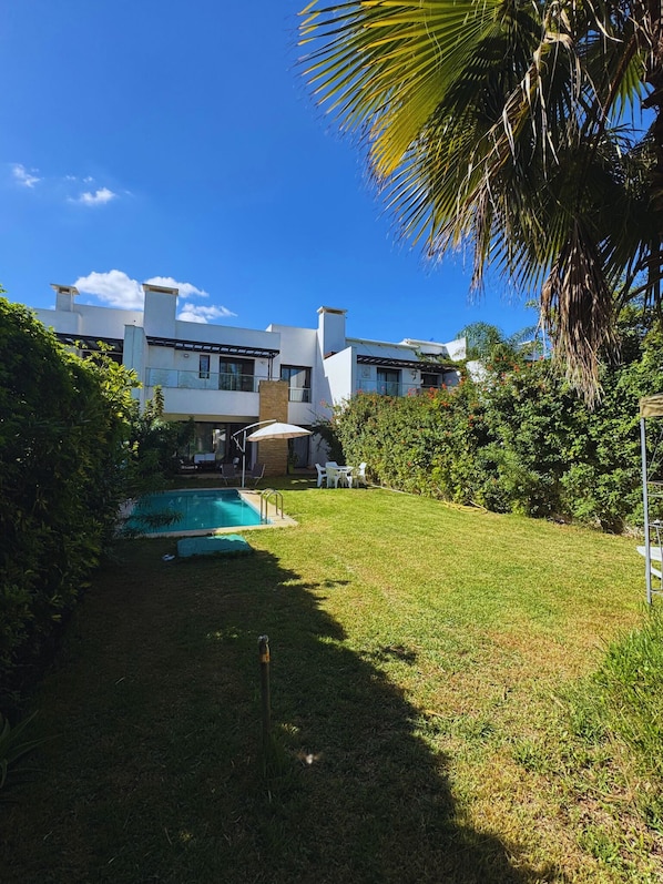 Pool - Splendid modern Villa plage des nations overlooking GOLF (Sidi Bouknadel)