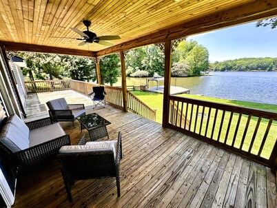 Peaceful LaKeFronT property with Beautiful Lake View for a getaway you deserve!
