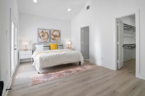 3 slaapkamers, een strijkplank/strijkijzer, reisbedje, gratis wifi