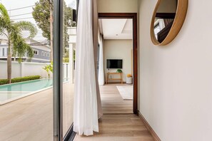 Vila standard | 2 quartos, cofres nos quartos, Wi-Fi de cortesia, roupa de cama