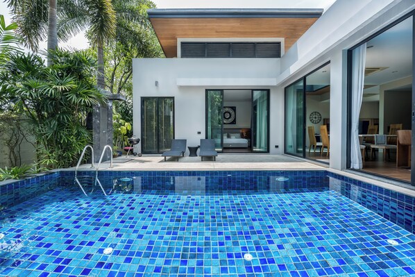 Hồ bơi ngoài trời 