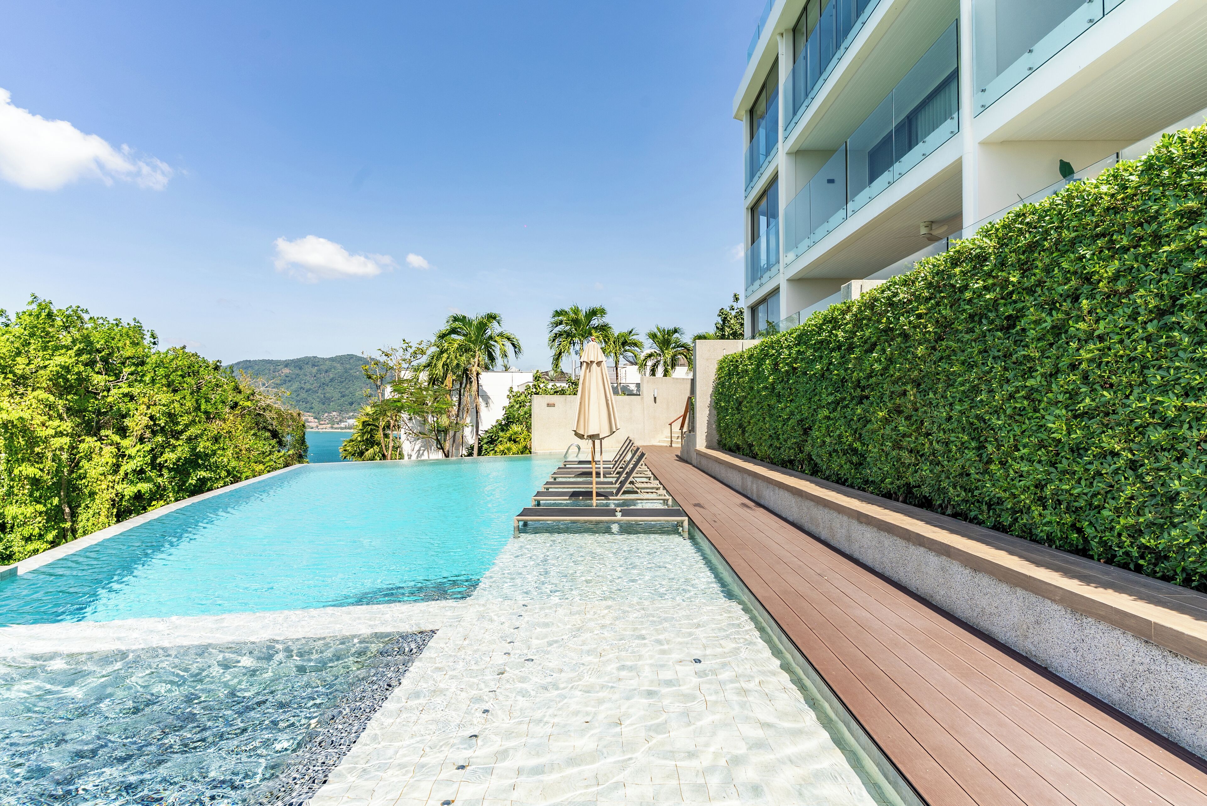 Premium Apartment | Iron/ironing board, free WiFi