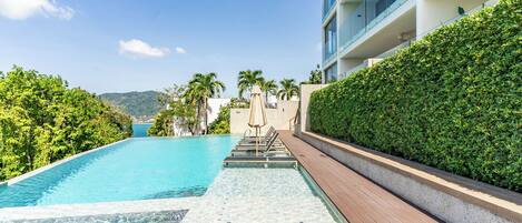 Iron/ironing board, free WiFi