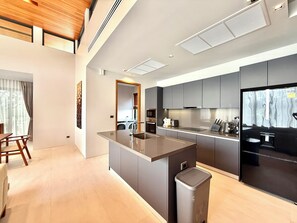 Villa | Individually furnished, iron/ironing board, free WiFi, bed sheets