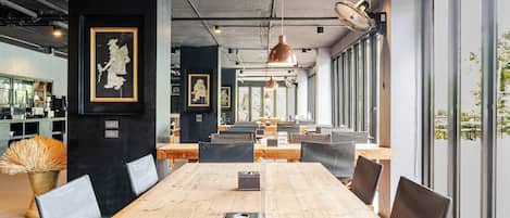 Apartment | In-room safe, iron/ironing board, free WiFi, bed sheets