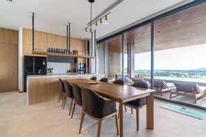 Villa | Dining room