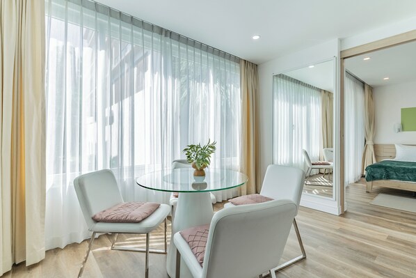 Apartment | Dining room