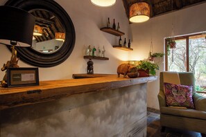 Interior - ETNIKA MANOR HOUSE (Hoedspruit)