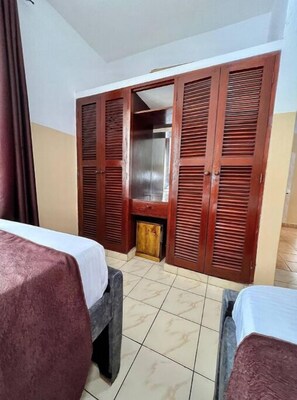 2 Schlafzimmer, BĂŒgeleisen/BĂŒgelbrett, WLAN