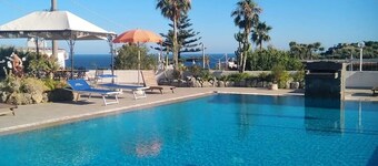 Studio apartment Sorgeto Bay