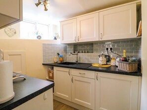 Cottage | Private kitchen - The Beehive (Matlock)