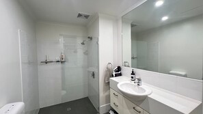 Shower, towels