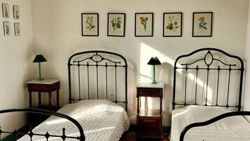 4 Schlafzimmer, Bügeleisen/Bügelbrett, Reisekinderbett, kostenloses WLAN