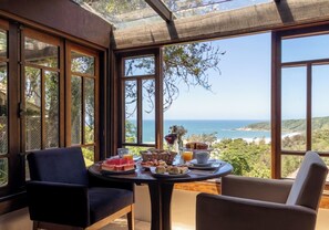 Free daily buffet breakfast - Pousada Morada dos Bougainvilles (Imbituba)