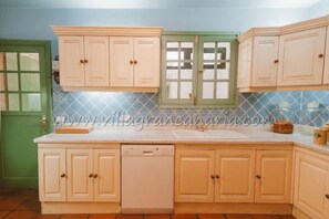 Room - Cloty Holiday Rental by VillaGranCanaria (Vega de San Mateo)