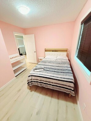 3 habitaciones, tabla de planchar con plancha y wifi gratis