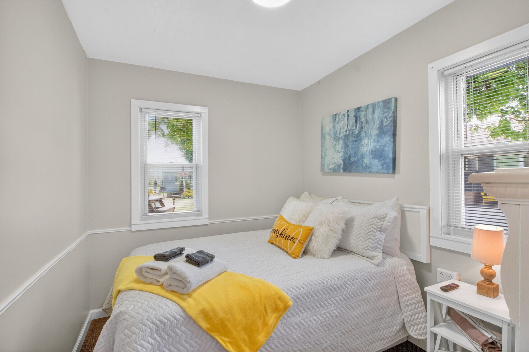 2 bedrooms, bed sheets