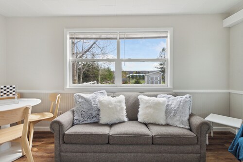 Cabin 7 / Pleasant Valley Resort / Hot Tub / Sauna / BBQ