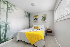 5 bedrooms, bed sheets