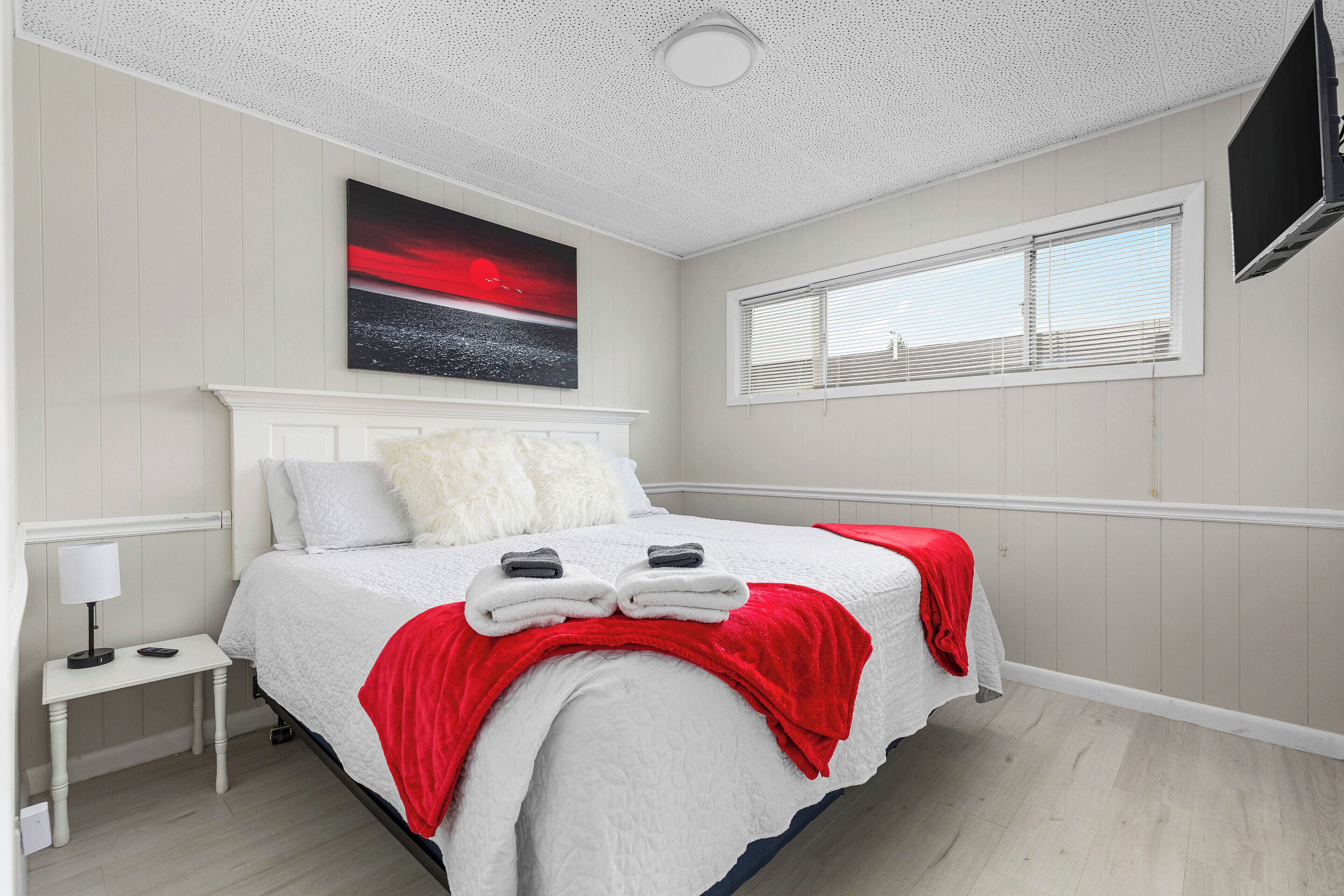 5 bedrooms, bed sheets