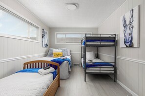 5 bedrooms, bed sheets
