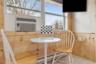 Pleasant Valley Resort – 17 Bedrooms for Large Groups, Retreats & Reunions