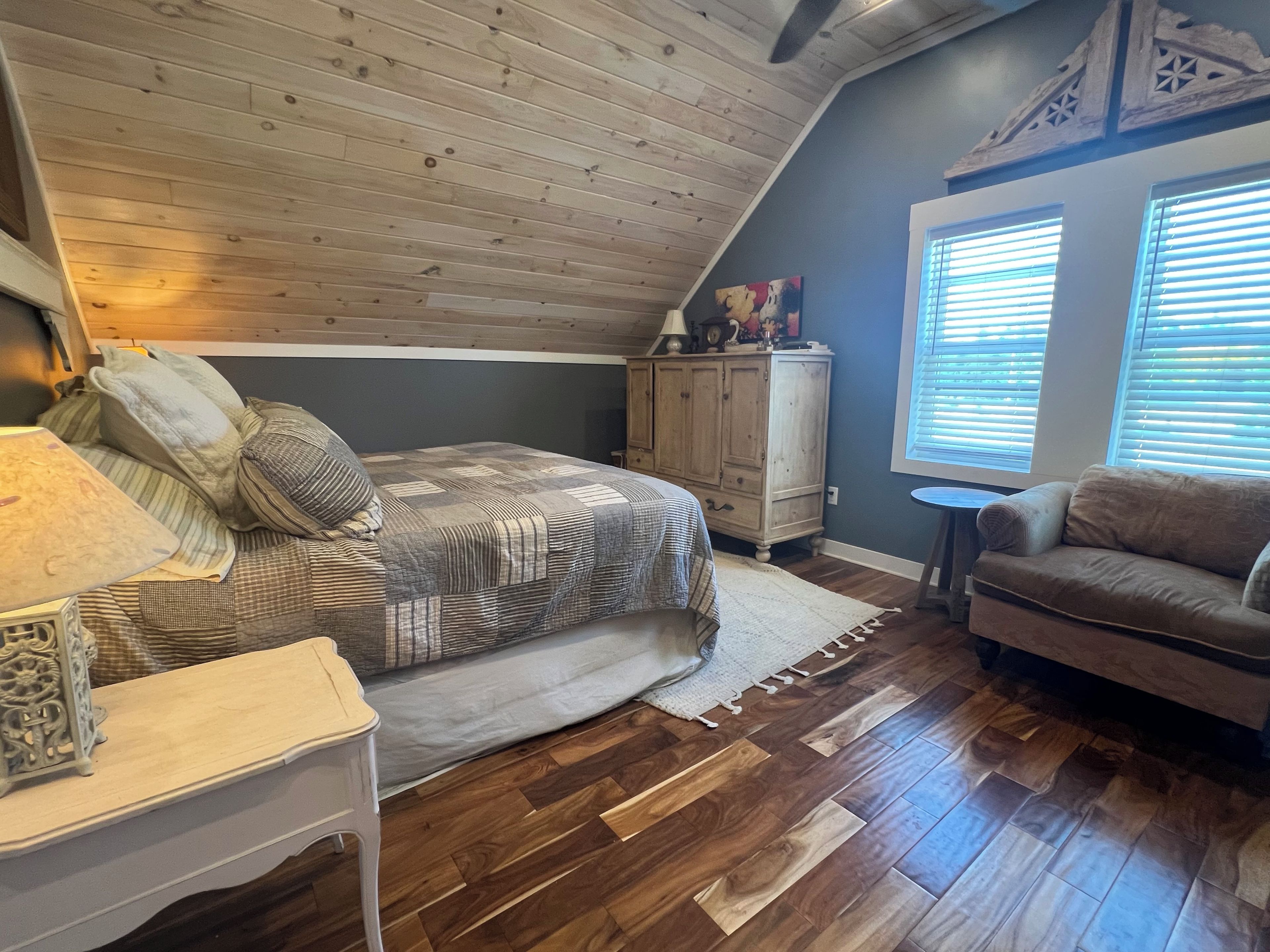 2 bedrooms, bed sheets