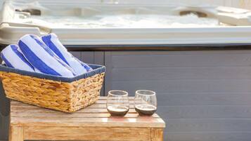 Bain à remous extérieur